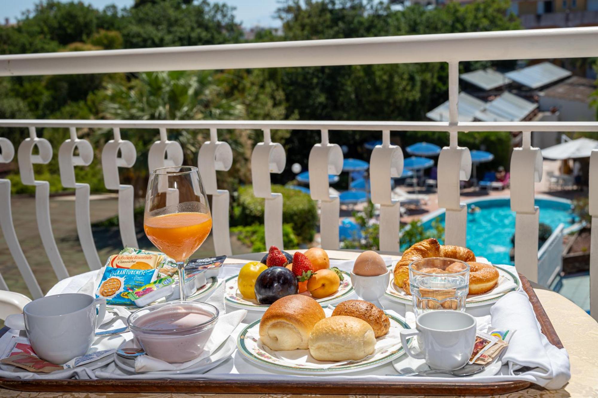 Hotel Regina Palace Terme Иския Екстериор снимка