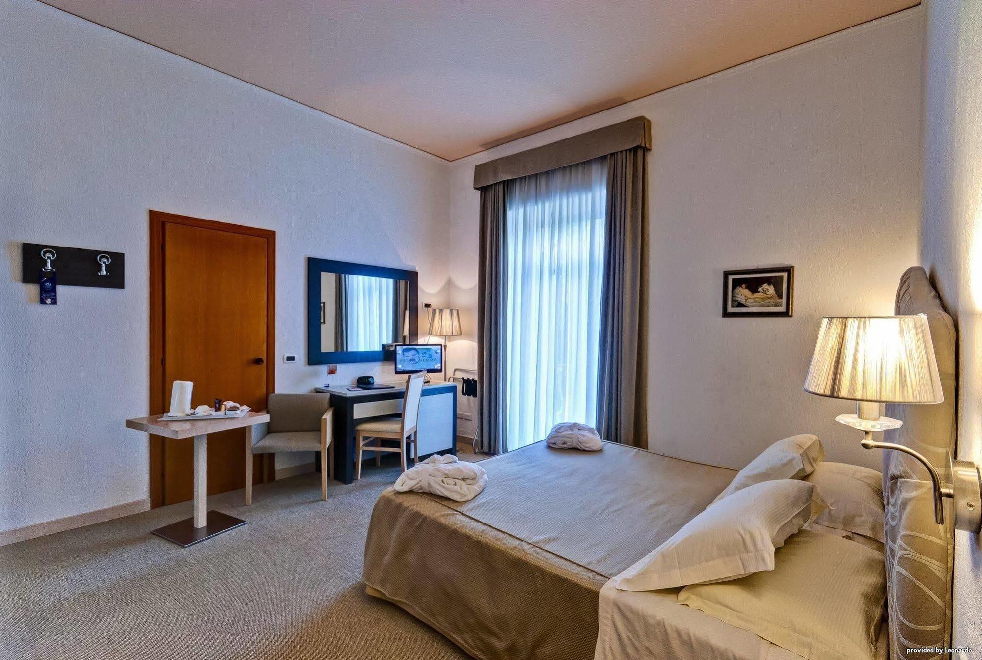 Hotel Regina Palace Terme Иския Екстериор снимка