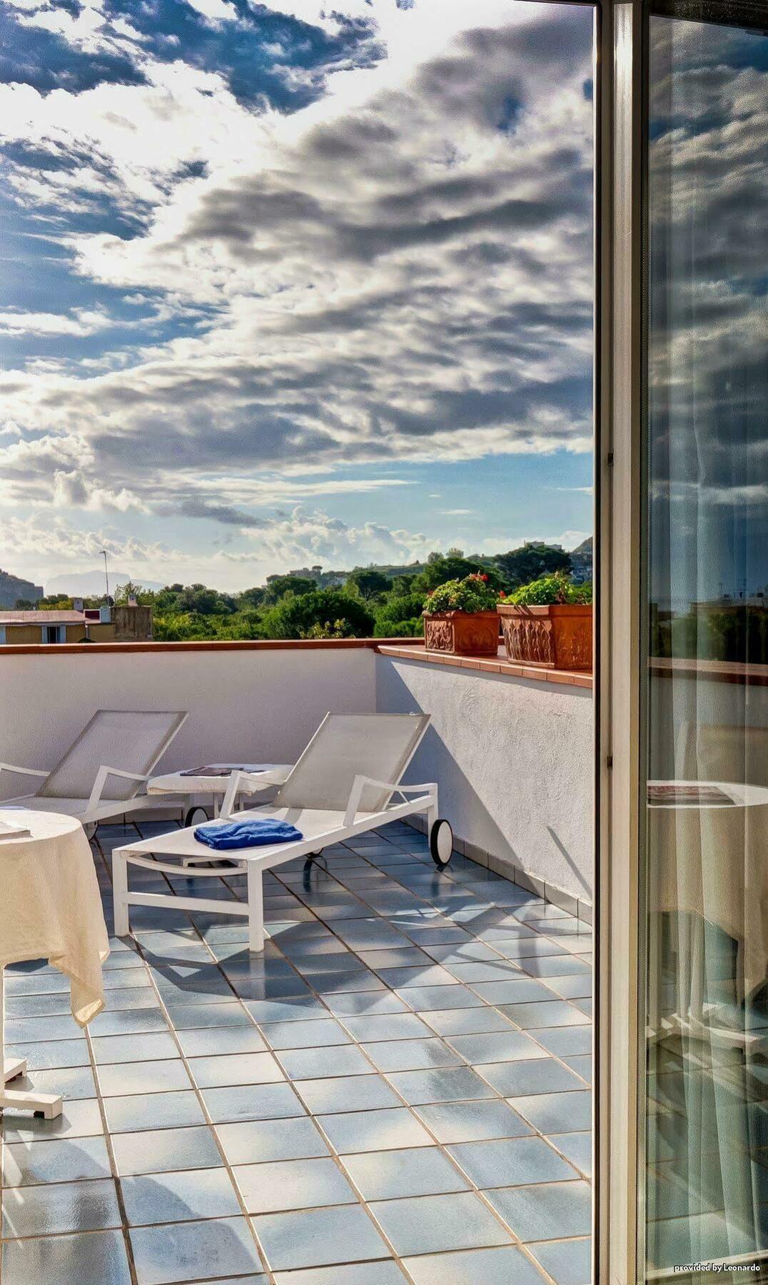 Hotel Regina Palace Terme Иския Екстериор снимка